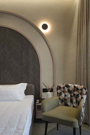 In-room safe, desk, iron/ironing board, free WiFi - Ramee Vanam Resort Sasan Gir (Mendarda)