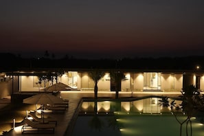 Outdoor pool - Ramee Vanam Resort Sasan Gir (Mendarda)