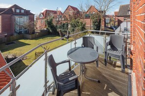 Outdoor dining - Peterke apartment in the Villa Altmanns (Juist)