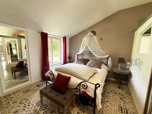 1 bedroom, free WiFi - Charming lodging, pets welcome - 2 guests (Cour-Cheverny)