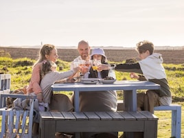 House | Outdoor dining