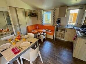 Dining - Cottage with terrace - 8 guests (Saint-Astier)