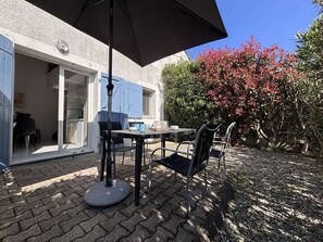 Outdoor dining - Peaceful house with parking - 4 guests (Sorède)