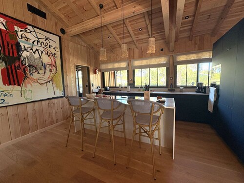 Stunning villa with pool - 8 guests