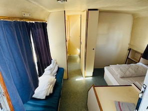 1 bedroom, bed sheets