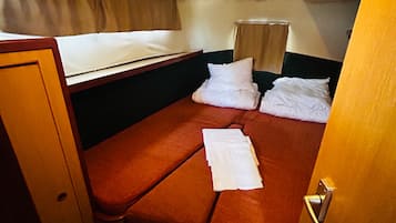 3 bedrooms, bed sheets