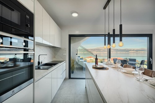 Penthouse Mare - Rooftop and Pool
