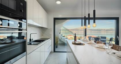Penthouse Mare - Rooftop and Pool