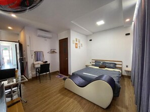 Bureau, chambres insonorisées, Wi-Fi gratuit