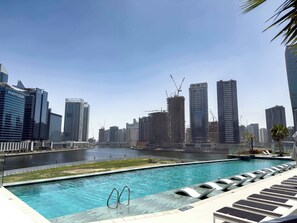 Pool - Luxury 2BR Downtown Dubai, Near Burj Khalifa (Dubai)