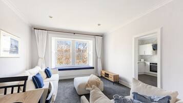 City Apartment, 2 Bedrooms, Non Smoking, City View | Living area | 40-inch Smart TV with satellite channels