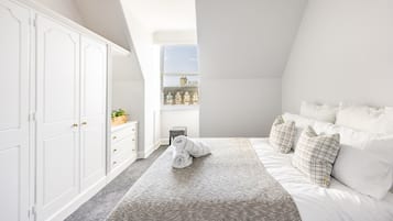 Iron/ironing board, cribs/infant beds, travel crib, free WiFi