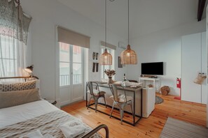 Room - Vrbo Property (Porto)