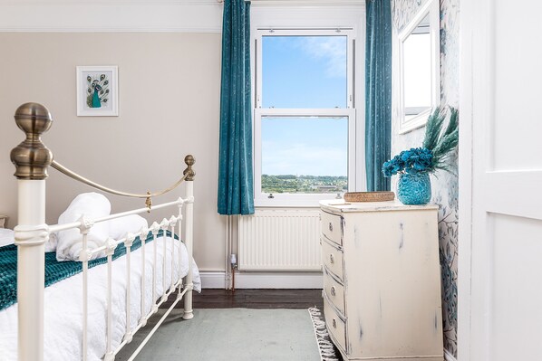 3 bedrooms, iron/ironing board, free WiFi, bed sheets - Ash View, a restored terrace close to Lincoln City (Lincoln)