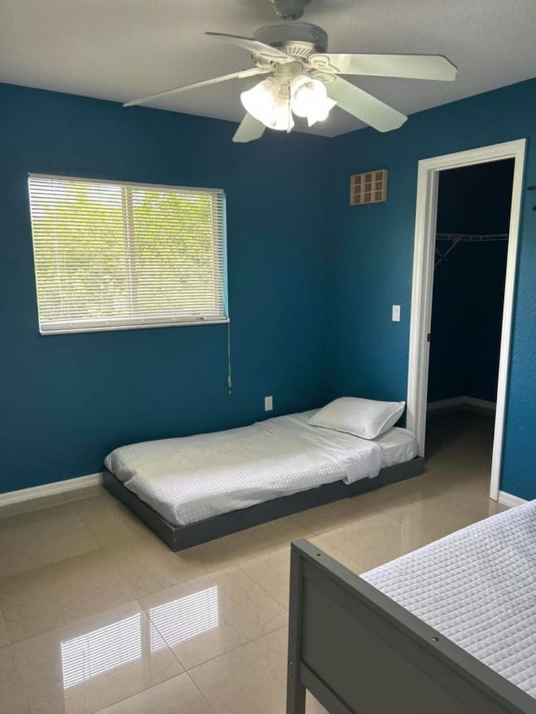 Lakefront home 4 bedrooms 2 full bath Heated pool, central air shop NO ...