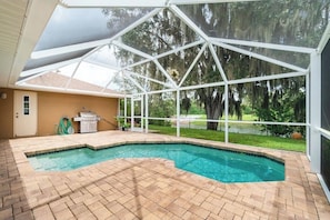 Pool - 	
Beautiful Lakefront " home house with outdoors heated pool & cozy 4 bedrooms (North Port)