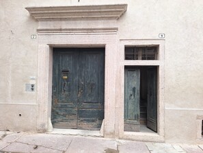 Exterior detail - 209 - Angel Room (Belluno)