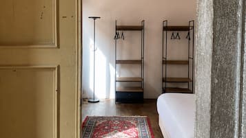 1 dormitorio y ropa de cama