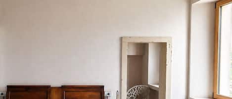 1 habitación y ropa de cama