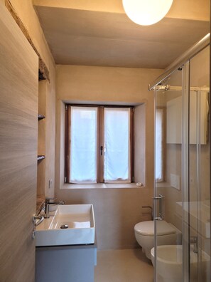 Bathroom - 313 - DOWRY ROOM (Belluno)