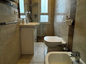 Bathroom - Vrbo Property (Lido delle Nazioni)