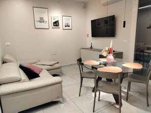 Living area - Vrbo Property (Lido delle Nazioni)