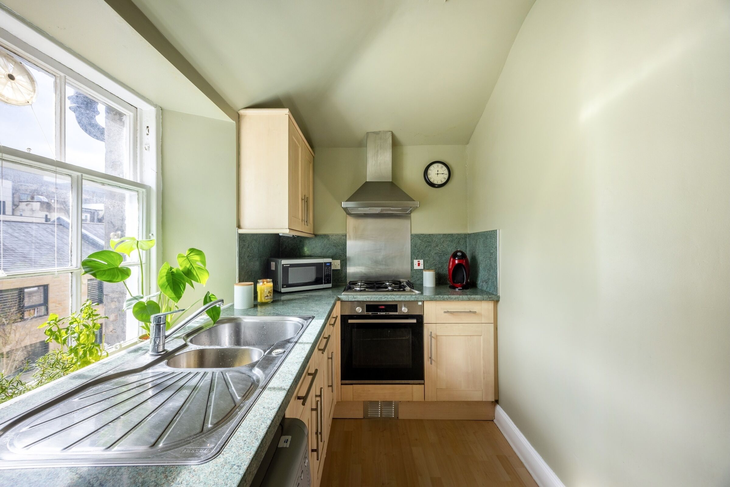 City appartement, 1 tweepersoonsbed met slaapbank, niet-roken, uitzicht op stad | Privékeuken