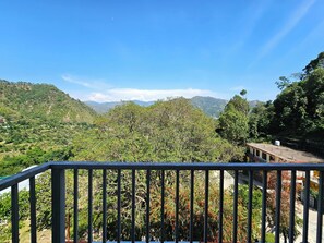 View from property - Seven Heaven (Kandaghat)