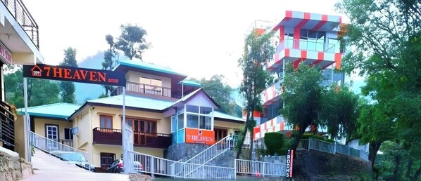 Exterior - Seven Heaven (Solan)