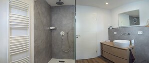 Bathroom - Vrbo Property (Eichenbühl)