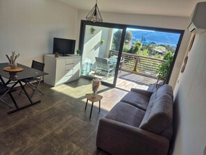 TV - Lovely studio in the port of Porto Vecchio (Porto-Vecchio)