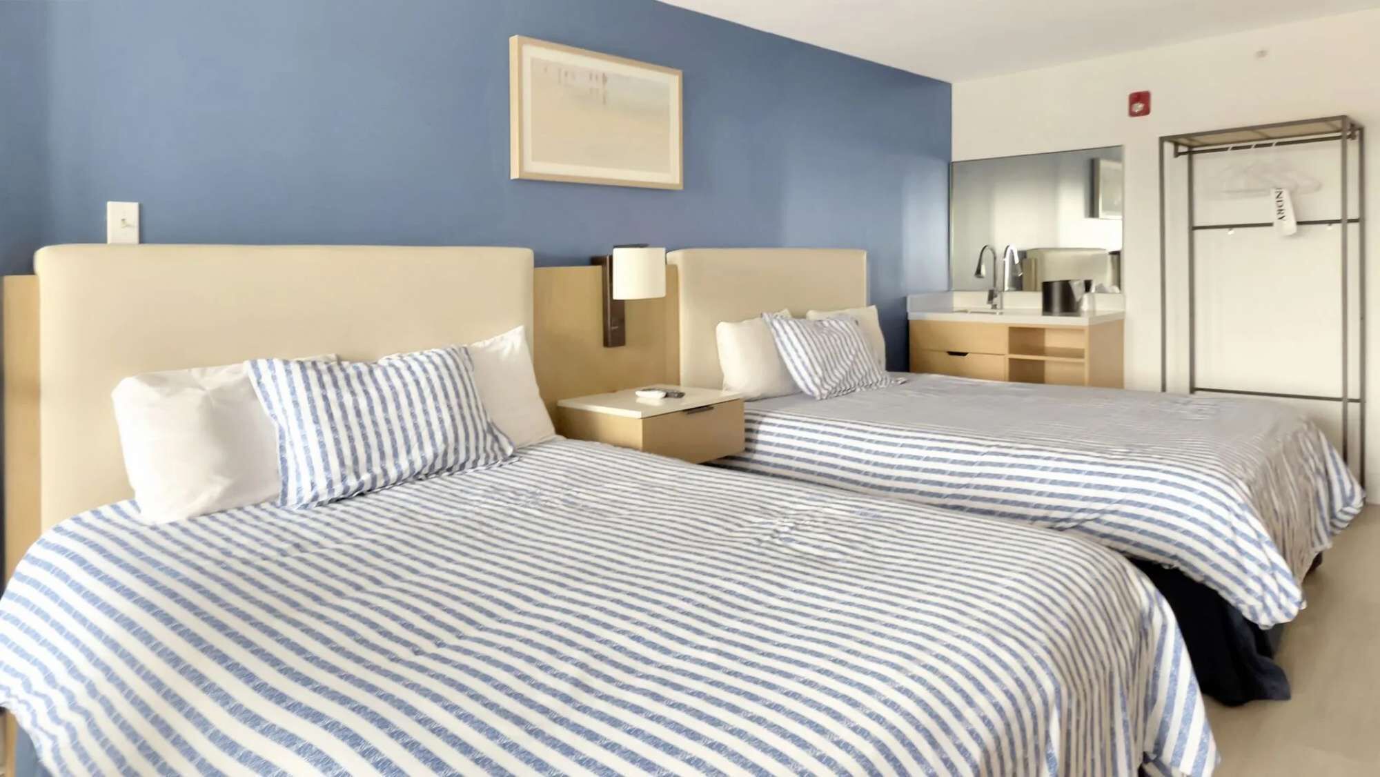 1 bedroom, desk, WiFi, bed sheets