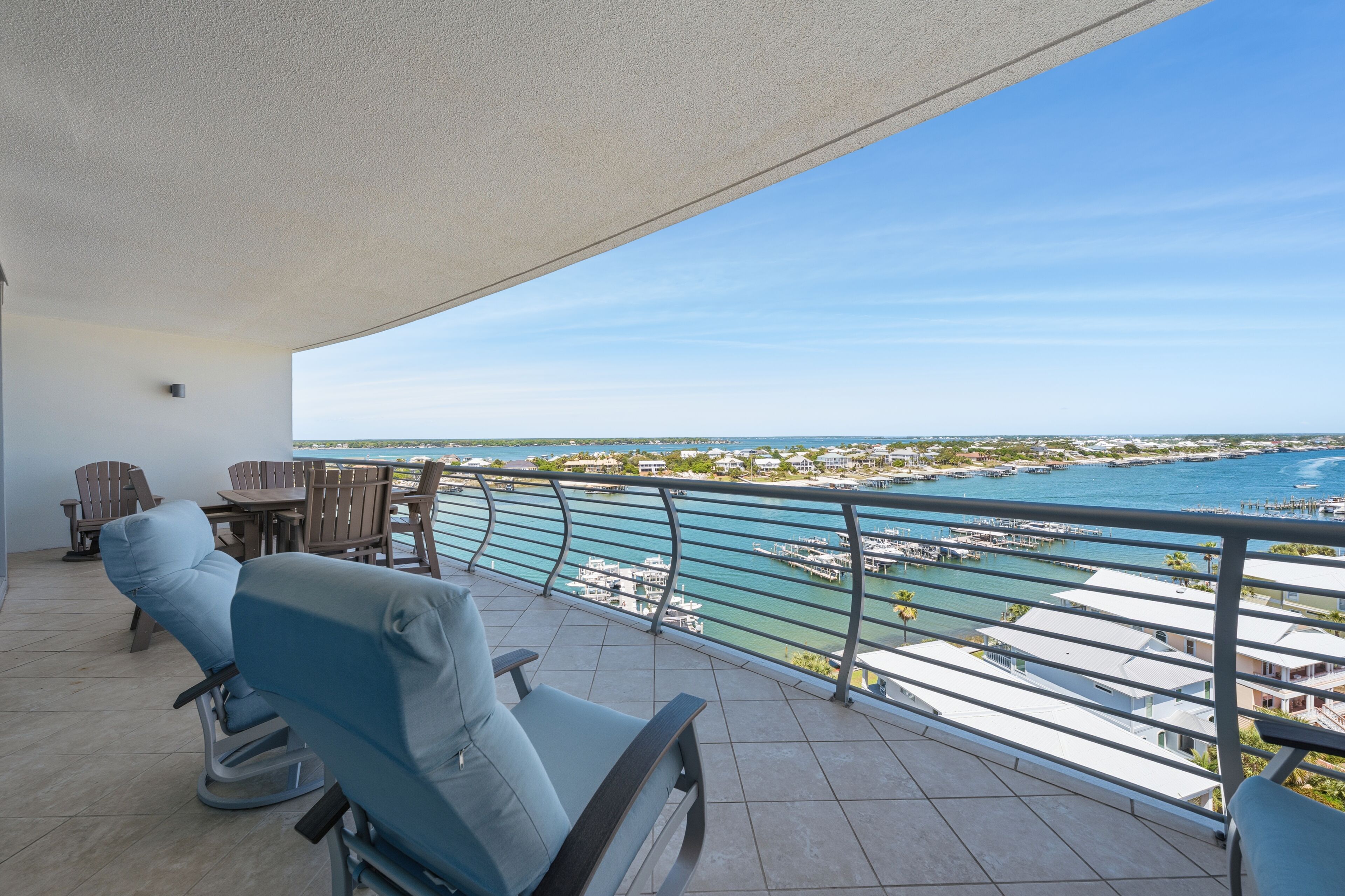 Signature Condo, 2 Bedrooms, Balcony, Bay View | Balcony