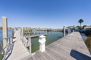 Dock