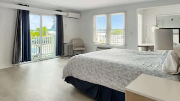 1 bedroom, desk, WiFi, bed sheets