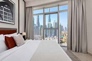 Luxury-Apartment, 4 Schlafzimmer, Stadtblick, Executive-Etage | Individuell dekoriert, individuell eingerichtet, Bügeleisen/Bügelbrett