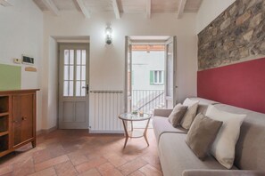 Apartment (1 Bedroom) | Living area - Piccola Abbazia (Tremezzina)