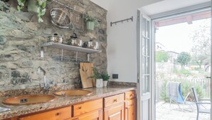 Căn hộ (1 Bedroom) | Bếp riêng