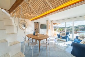 Dining - Villa Piccolo Pevero, with pool and descent to the beach (Golfo Pevero)