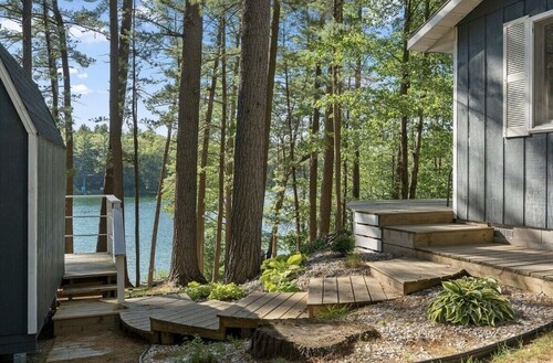 Modern Cabin and Bunkouse on Putman Lake. Sleeps 7