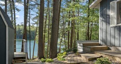 Modern Cabin and Bunkouse on Putman Lake. Sleeps 7