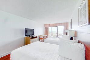 1 bedroom, Internet, bed sheets - Oceanfront 3rd Floor Room | 2 Queen Beds | Kitchen | Dog Friendly (Myrtle Beach)