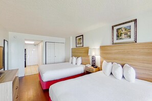 Room - Ocean Park 516 Oceanfront with 2 Queens (Myrtle Beach)