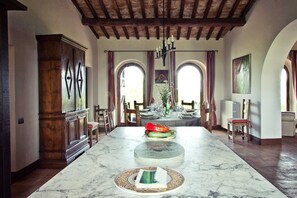 Dining - Stunning  villa for 11 people with private pool, WIFI, A/C, TV, patio and panoramic view (Orvieto)