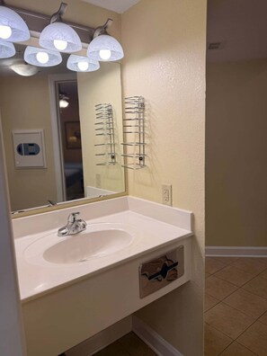 Bathroom - HS-0823 8th Fl Ocean Retreat | Pools | Lazy River (Myrtle Beach)