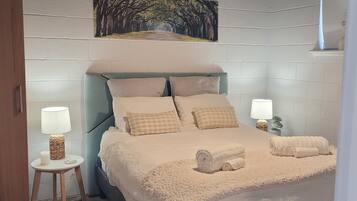 2 bedrooms, iron/ironing board, travel cot, free WiFi