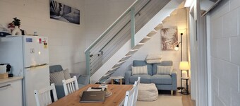 Cosy Reef View Apartment overlooking Sunset Coast, Fishing, Sand Dunes, Beaches.