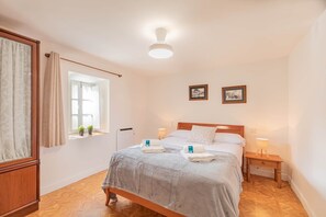 4 Schlafzimmer, kostenloses WLAN, Bettwäsche