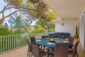 Outdoor dining - Holiday Villa Beauty Can Picafort (Can Picafort)