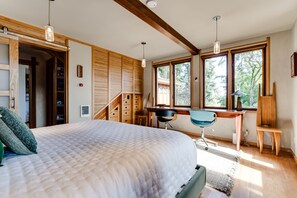 Room - Lumbermill Modern - Zen Sanctuary near U of O (Eugene)